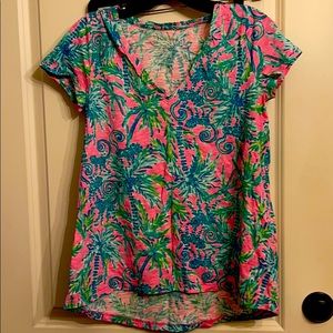 never worn Lilly Pulitzer Etta t shirt size small